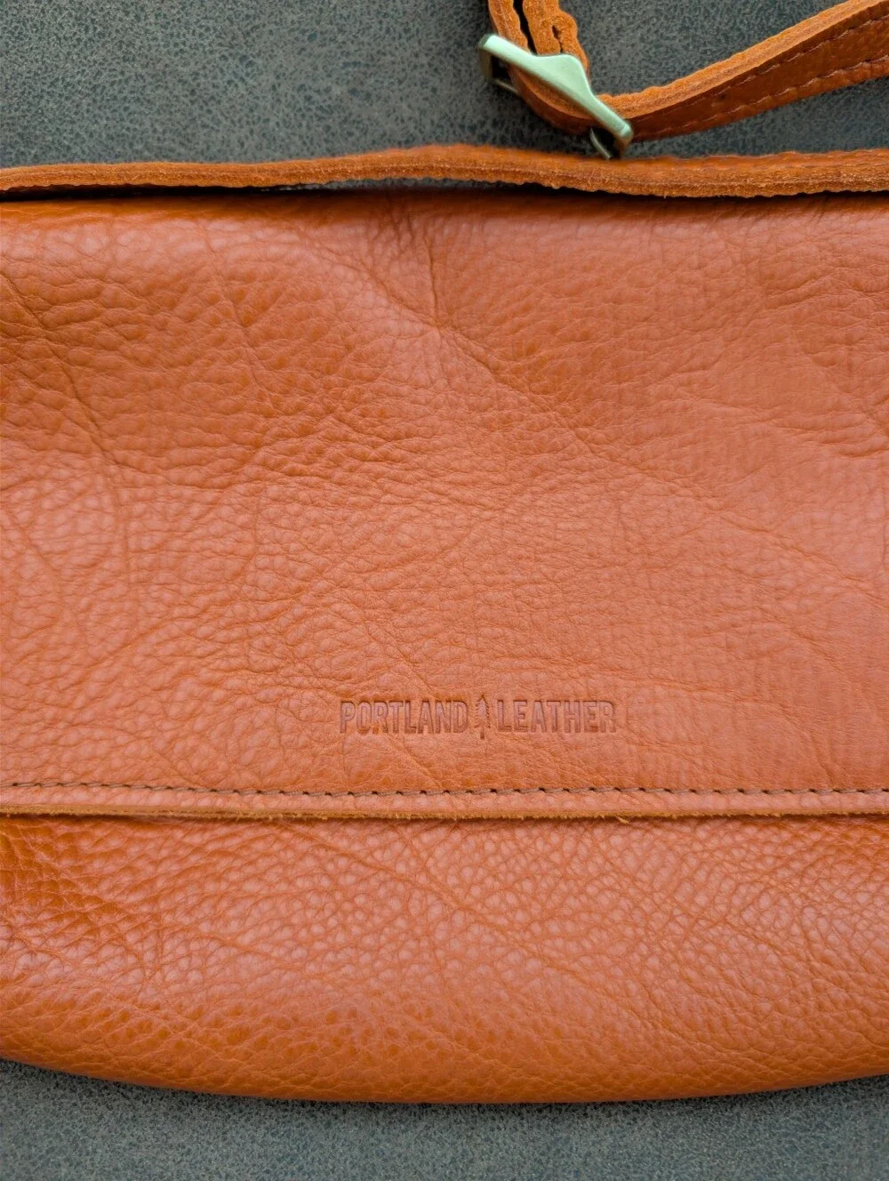 PLG Medium Metro in Koi 🎏🧡🧡 - Picture 2 of 6